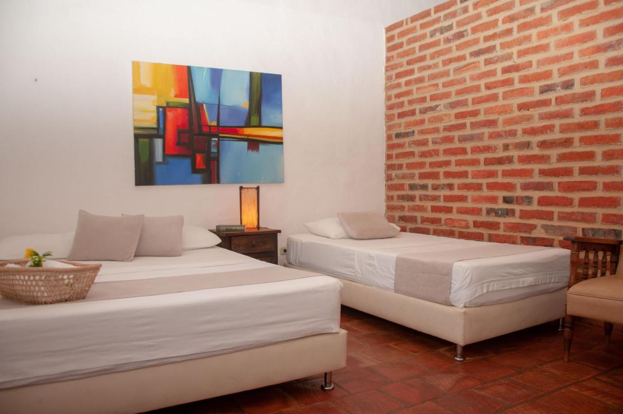 La Juanita Hostel باريكارا المظهر الخارجي الصورة