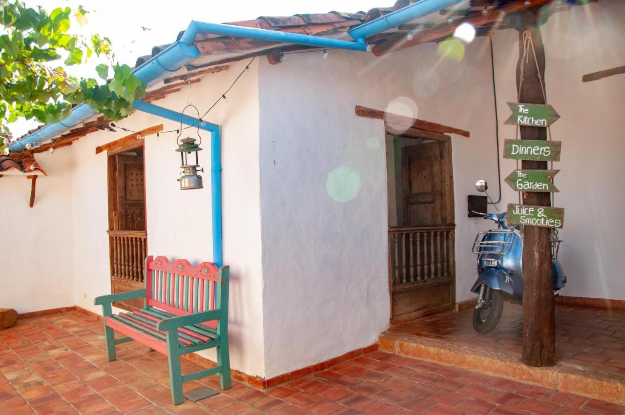La Juanita Hostel باريكارا المظهر الخارجي الصورة