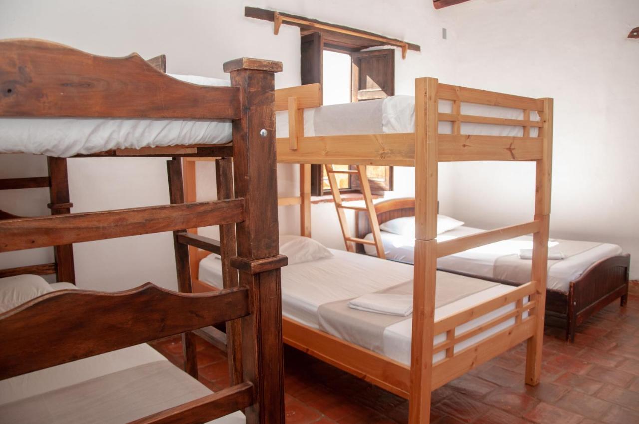 La Juanita Hostel باريكارا المظهر الخارجي الصورة